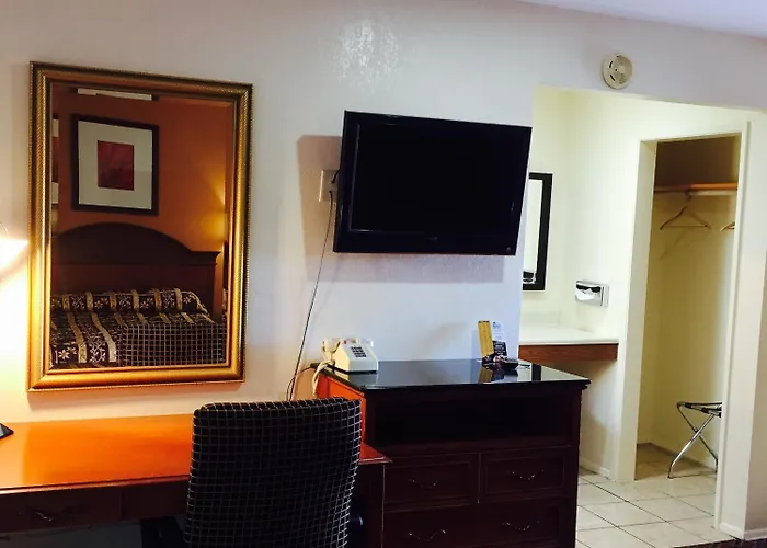 Hacienda Motel 2*